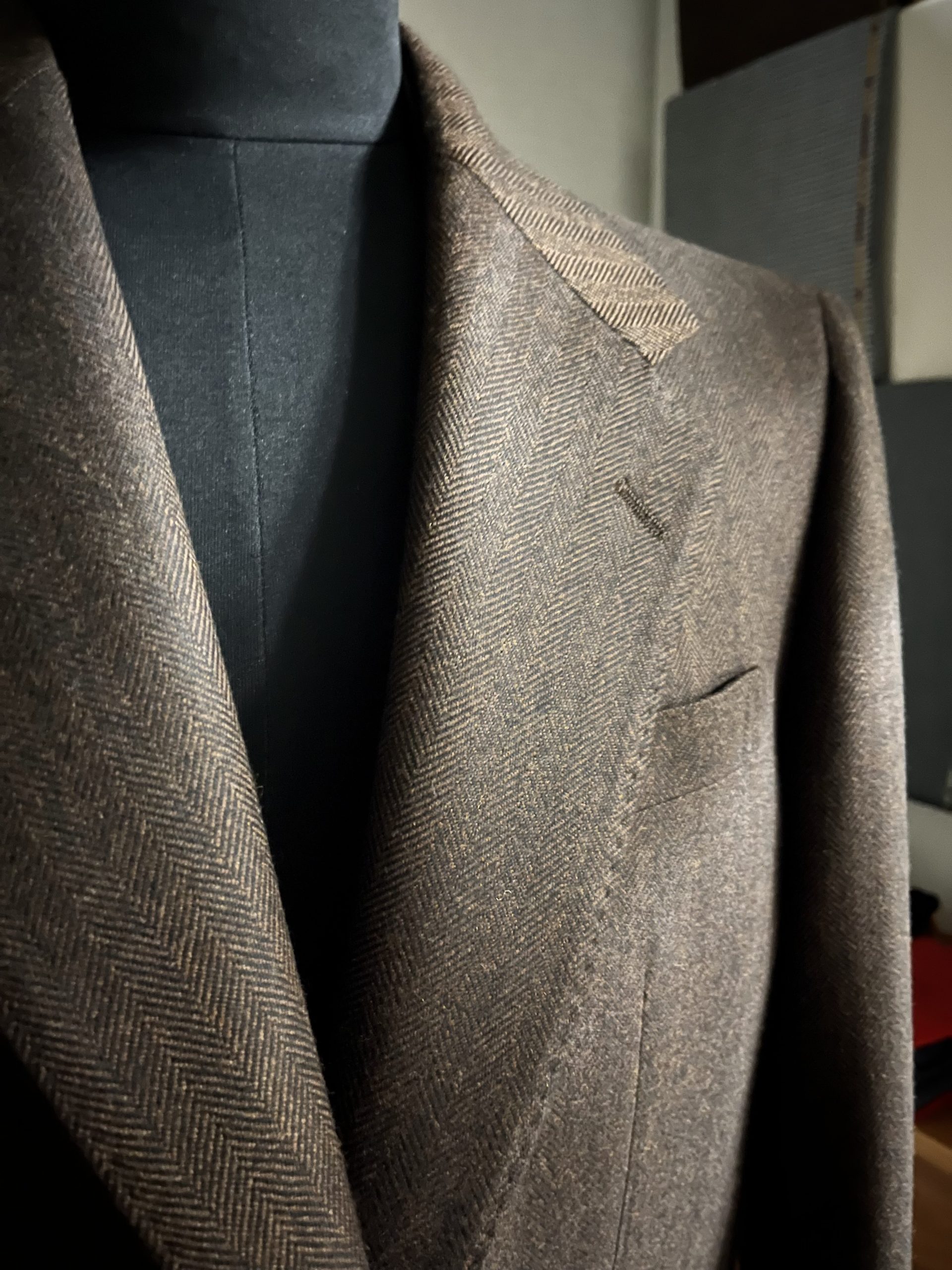 上質な素材と Diagonal は時代を越える