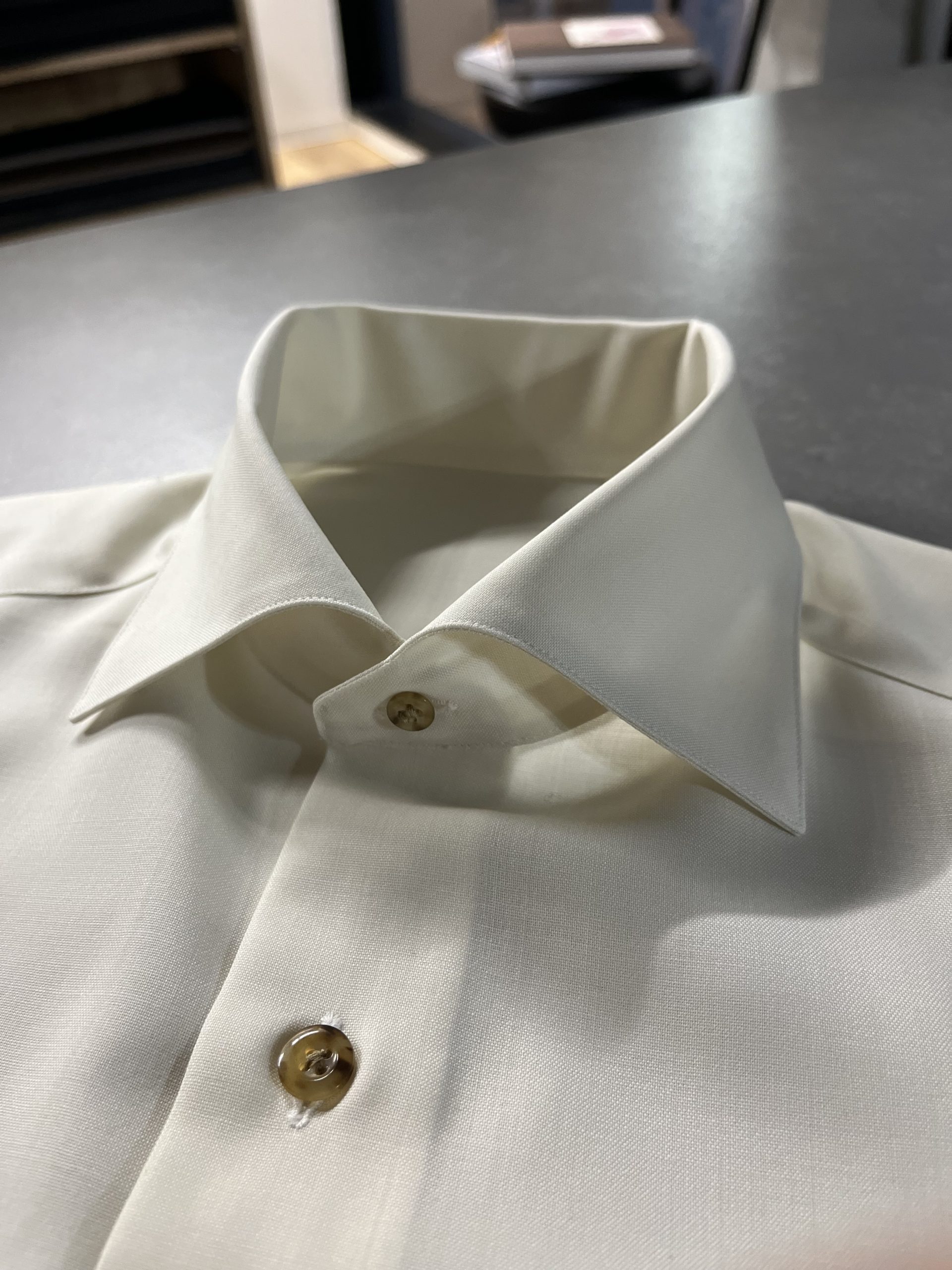 大人のドレープが魅力 Tailored Wool Safari Shirt